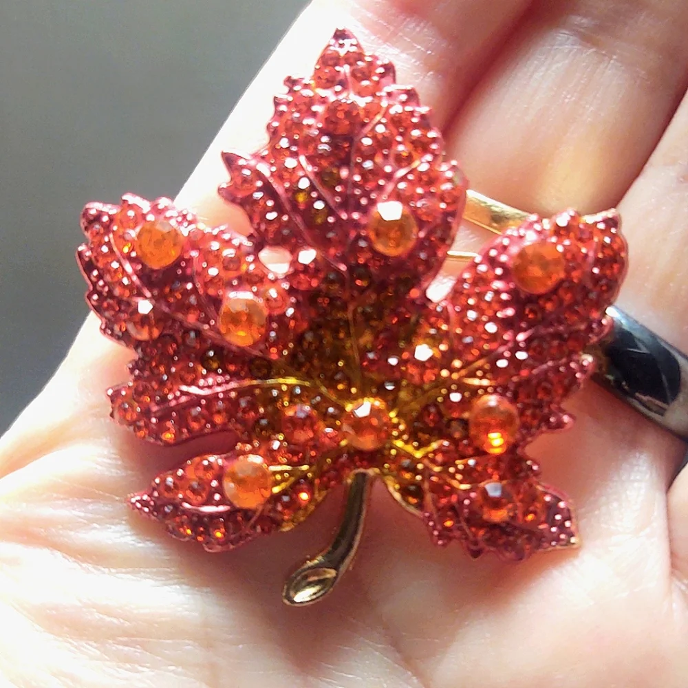 Sparkling Maple Leaf Brooch